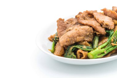 soya sosu ve domuz kızarmış noodle 