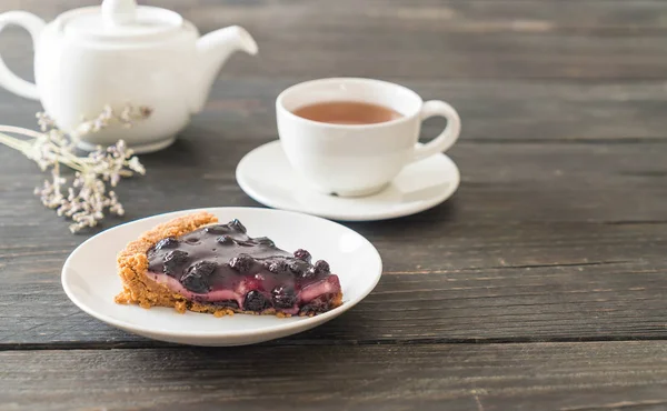 Pastel de arándanos con té —  Fotos de Stock