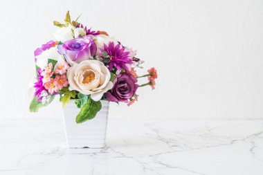 Vazoda Çiçekler buket