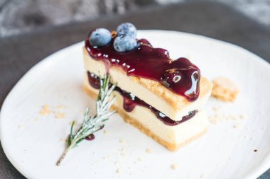 yaban mersini peynirli kek