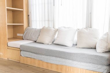 kanepe iç dekorasyon güzel yastık 