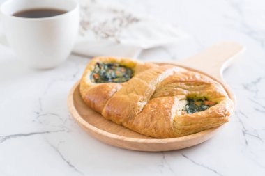 Ispanaklı Ekmek pasta