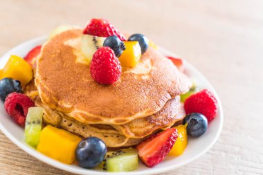 mix meyve ile gözleme