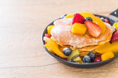 mix meyve ile gözleme