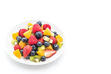 karışık taze meyve (çilek, ahududu, yaban mersini, kivi, mang