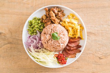 Pirinç ve karides ezmesi.