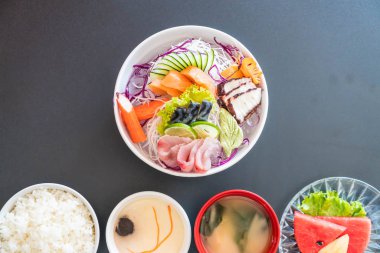 Karışık sashimi seti