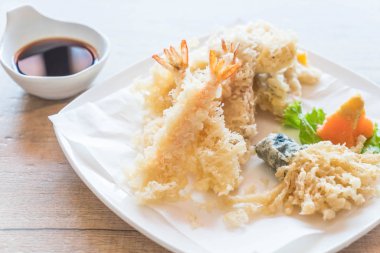kızarmış karides (tempura)