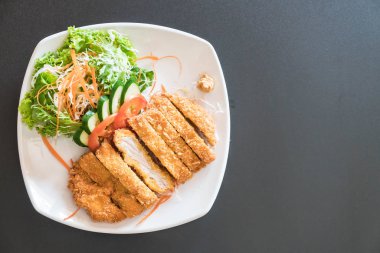 sebze soslu kızarmış pirzola domuz eti