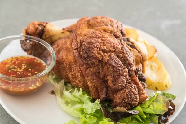 Gevrek domuz knuckle veya Alman domuz Hocks