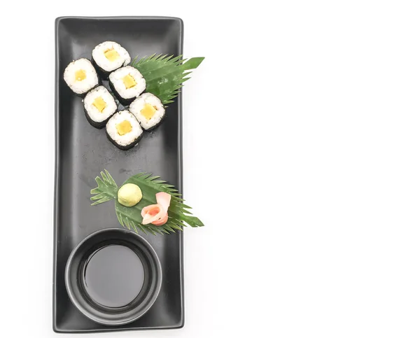 Radis marinés maki sushi- style alimentaire japonais — Photo