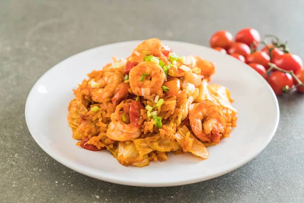 Fried rice with korea spicy sauce and shrimps — Stock Photo, Image