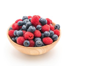 taze yaban mersini ve rasberry beyaz