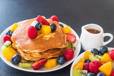 mix meyve ile gözleme