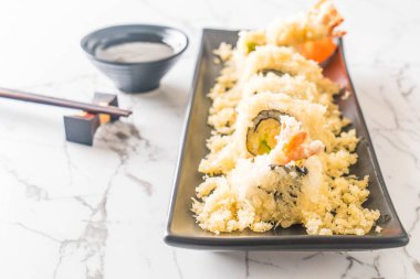 tempura karides suşi roll 