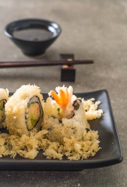 tempura karides suşi roll 