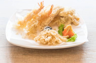 kızarmış karides (tempura)