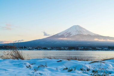 Dağ Fuji San Kawaguchiko Gölü.