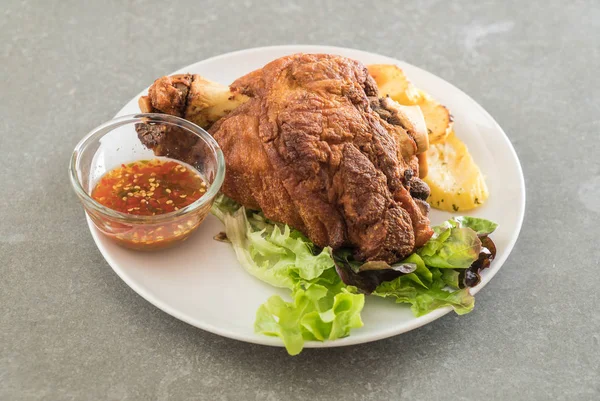 Gevrek domuz knuckle veya Alman domuz Hocks