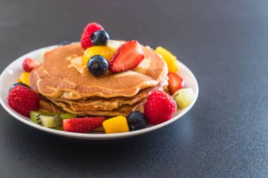 mix meyve ile gözleme