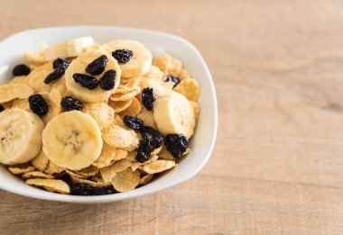 muz, Kuru üzüm ve süt ile tahıl 