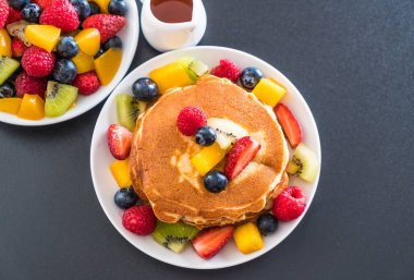 mix meyve ile gözleme