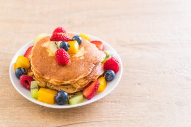 mix meyve ile gözleme