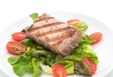 Tuna biftek salatası ile