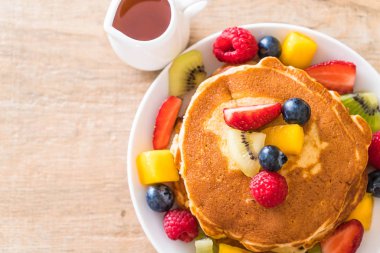 mix meyve ile gözleme