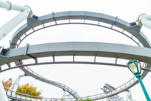 Osaka, Japan - Nov 21 2016: berg-och dalbana i Universal Studios — Stockfoto