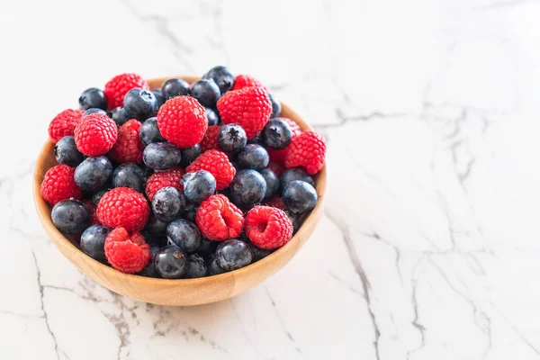 Fresh blueberry and rasberry — Stock Photo, Image