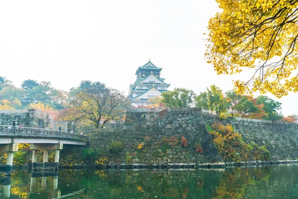 Bela arquitetura no castelo de Osaka — Fotografia de Stock