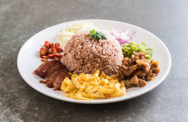 Pirinç ve karides ezmesi.