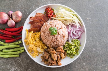 Pirinç ve karides ezmesi.