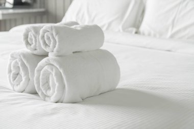 Yatak Dekorasyon yatak odası iç beyaz havlu 