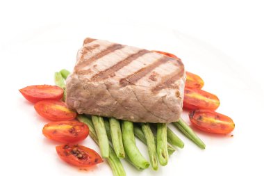 Tuna biftek salatası ile