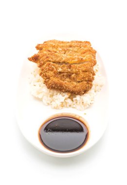 tepesinde pirinç (tonkatsu kızarmış domuz eti)