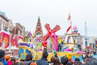 Osaka, Japonya - 21 Kasım 2016: Yeni festivale, yeniden doğmuş Parade, celeb