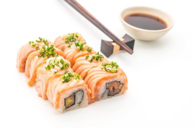 ızgara somon suşi roll - Japon gıda tarzı