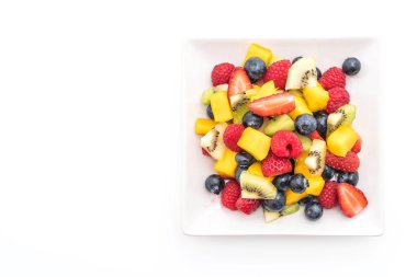 karışık taze meyve (çilek, ahududu, yaban mersini, kivi, mang
