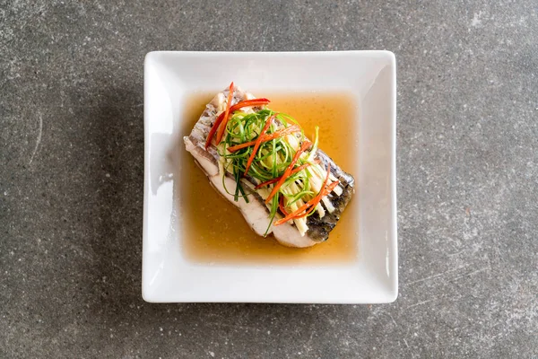 soya sosu Snapper balık buğulama