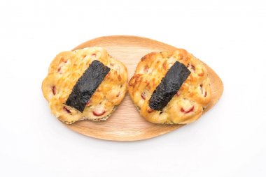 Deniz yosunu ve yengeç ile ekmek sopa