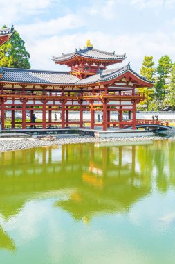 Güzel mimari Byodo içinde Kyoto tapınakta.