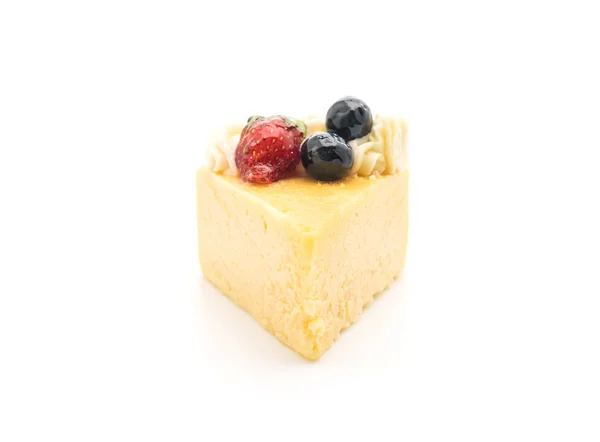 Pastel de queso con fresas y arándanos — Foto de Stock