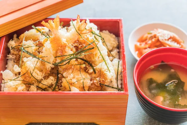 karides tempura kutusunu küme 