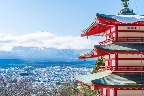 秋天的时候，吉田 Chureito Pagoda 与富士山. — 图库照片