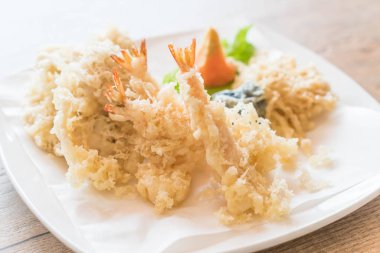 kızarmış karides (tempura)