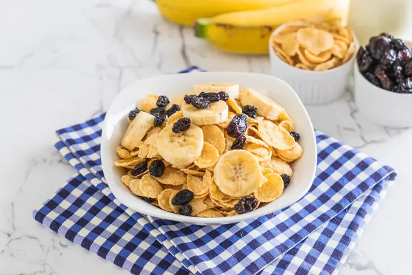 muz, Kuru üzüm ve süt ile tahıl 