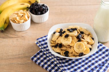 muz, Kuru üzüm ve süt ile tahıl 