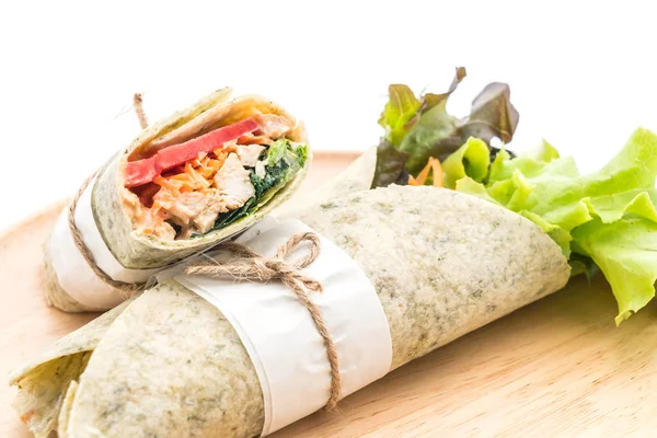 tavuk ve ıspanak salatası rulo sarma